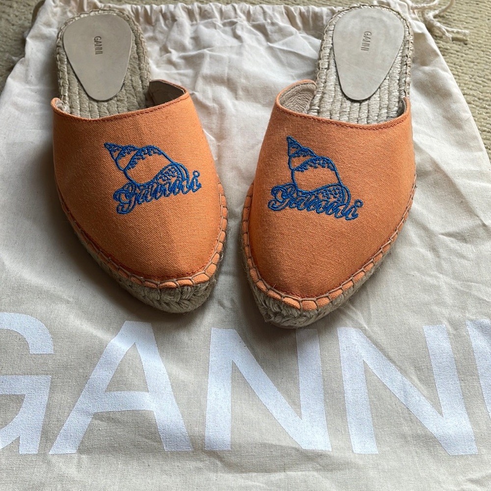 Never worn Ganni espadrille sandals